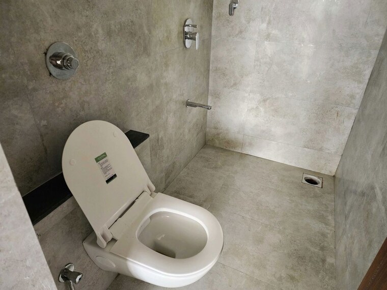 Bathroom, unique-youtopia 3 Bedroom 1520 Sq.Ft. Apartment In Kharadi Pune 10290621