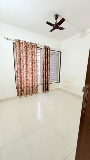 Room in 4 BHK Apartment at Atul WesternHills Apartment, Baner – for Rent