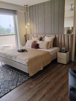 3.5 BHK + Servant Room Apartment For Rent in Godrej Meridien