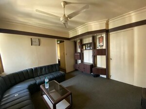 Room in 1.5 BHK Apartment at Om Arcade Dadar West, Dadar West – for Rent