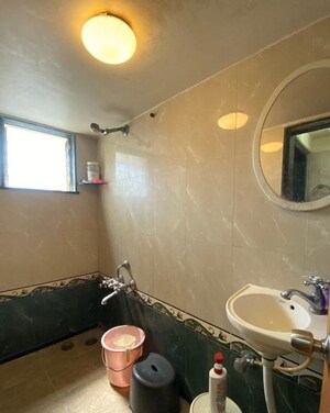 Bathroom in 1.5 BHK Apartment at Om Arcade Dadar West, Dadar West – for Rent