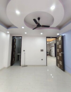 Master Bedroom in 3 BHK Builder Floor at Sector 73 – for Rent