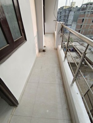 Balcony in 3 BHK Builder Floor at Sector 73 – for Rent