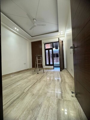 Room in 2 BHK Builder Floor at Chattarpur – for Rent