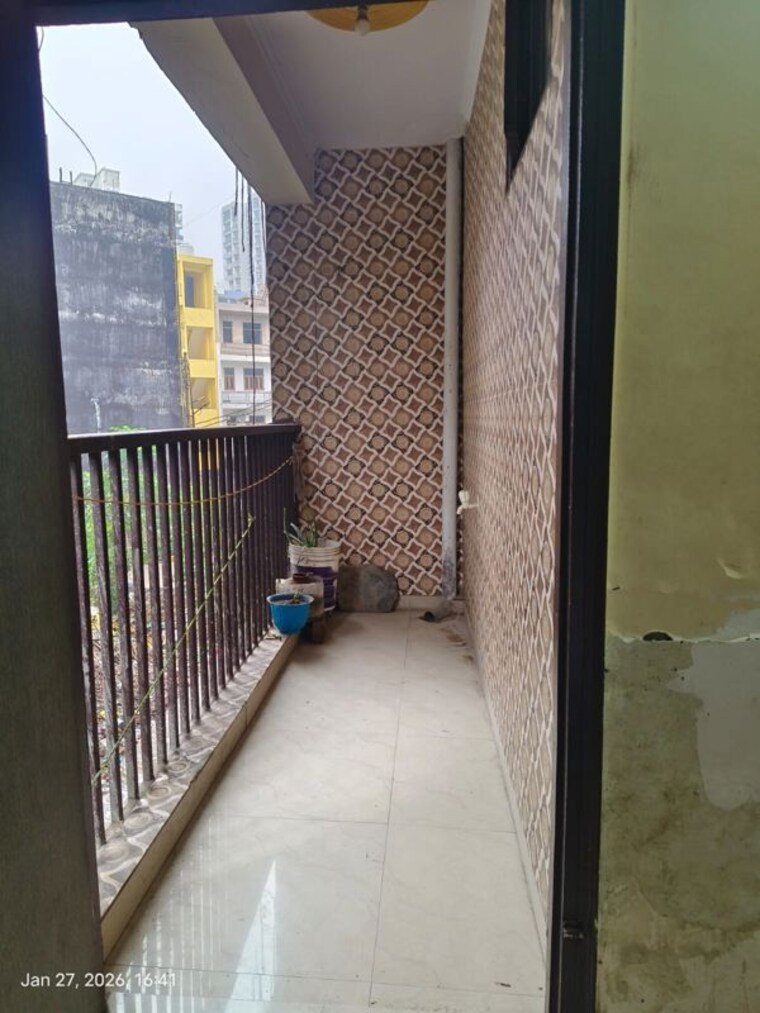 Balcony, sector 121 3 Bedroom 1400 Sq.Ft. Builder Floor In Sector 121 Noida 10290662