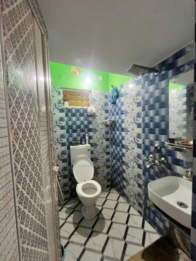 Bathroom, new town action area 1 1 Bedroom 525 Sq.Ft. Apartment In New Town Action Area 1 Kolkata 10280322
