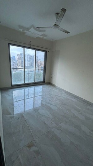 Master Bedroom in 2 BHK Apartment at Andheri West – for Rent