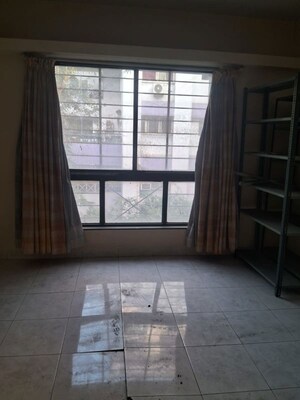 Room in 2 BHK Apartment at Kumar Padmalaya, Aundh – for Sale