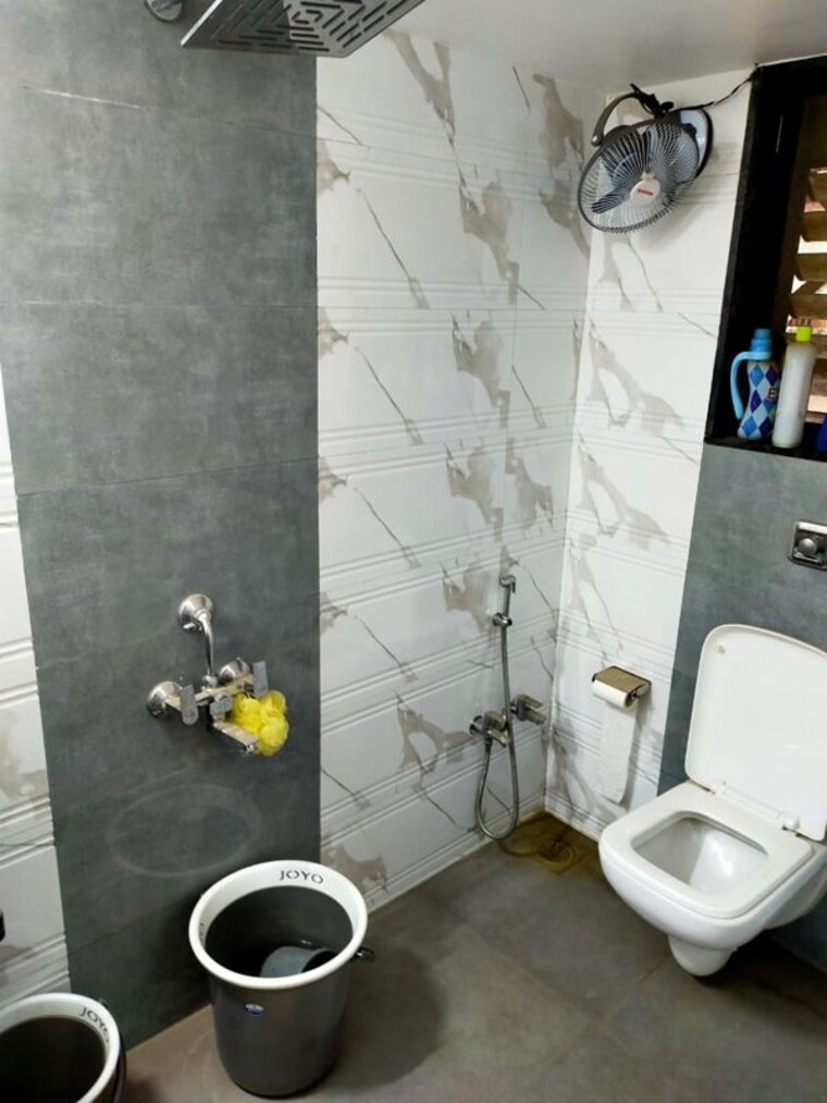 Bathroom, goregaon east 1 Bedroom 390 Sq.Ft. Apartment In Goregaon East Mumbai 10250657