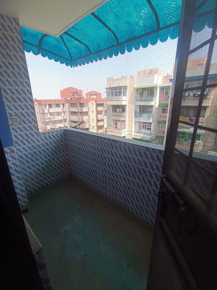  Parking, sector 11 dwarka 3 Bedroom 1800 Sq.Ft. Apartment In Sector 11 Dwarka Delhi 10290712