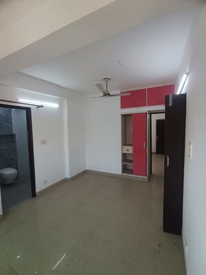 Room in 3 BHK Apartment at Sector 11 Dwarka – for Sale