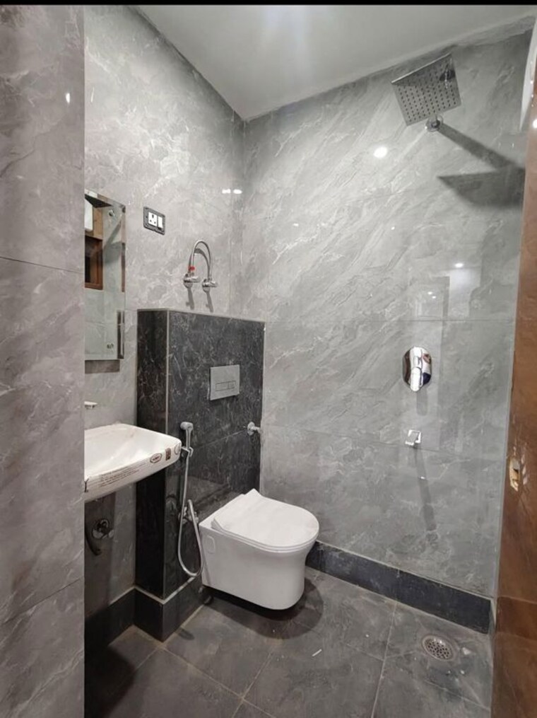 Bathroom, risland-sky-mansion 1 Bedroom 450 Sq.Ft. Builder Floor In Chattarpur Delhi 10290724