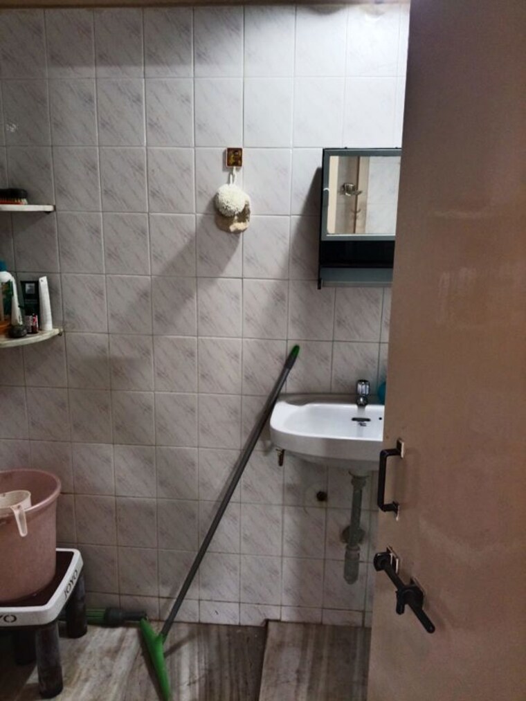 Bathroom, gulmohar-villa 2 Bedroom 1500 Sq.Ft. Apartment In Aundh Pune 10290734