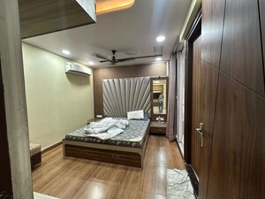 Room in 4 BHK Apartment at Raheja Housing And Commercial Complex – for Sale
