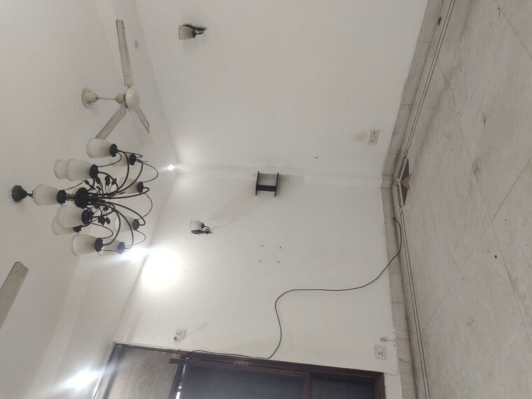 Bathroom, dayanand colony 2 Bedroom 1000 Sq.Ft. Builder Floor In Dayanand Colony Delhi 10290784