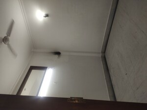 Room in 2 BHK Builder Floor at Dayanand Colony – for Rent