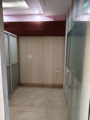 Room in  Office Space at Gomti Nagar – for Rent