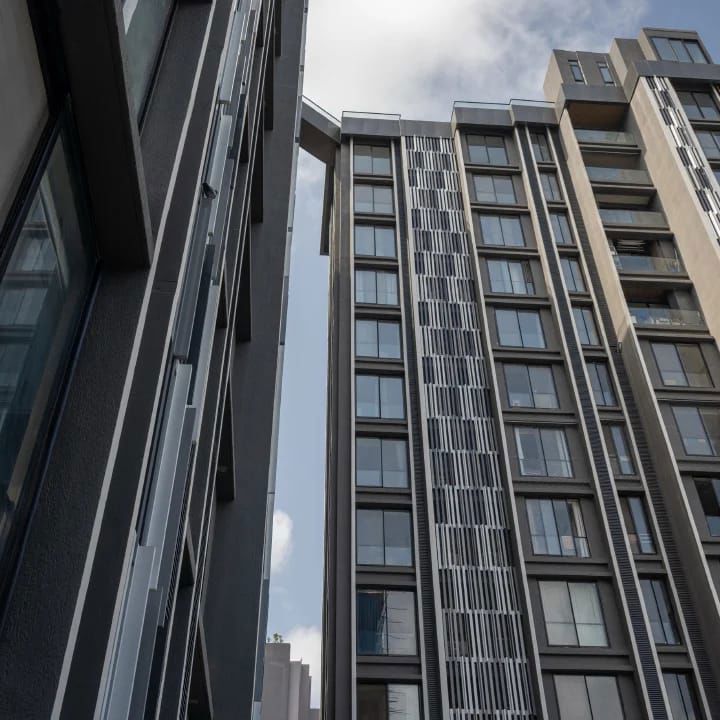 5 BHK Apartment For Sale in S Raheja New Light