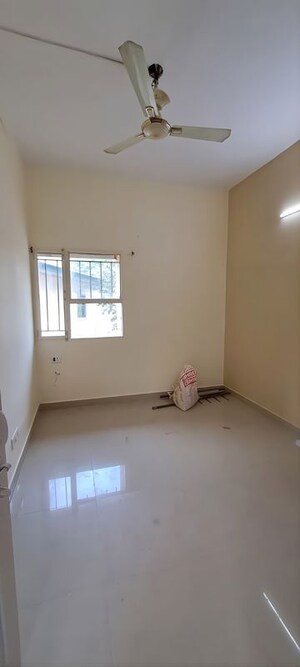 2 BHK Apartment For Sale in Arun Vihar Sector 37, Sector 37