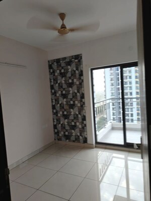 Room in 3 BHK Apartment at Express Zenith, Sector 77 – for Rent