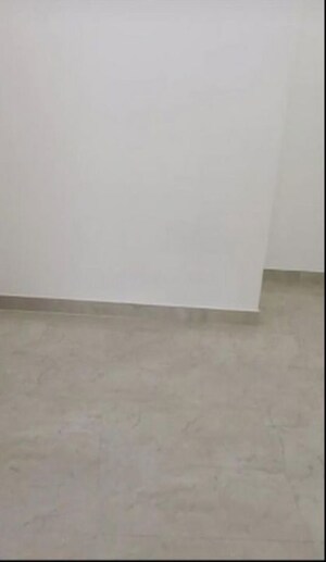 Room in 1.5 BHK Apartment at Hiranandani Fortuna, Thane West – for Rent