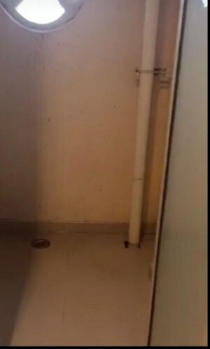 Room in 1.5 BHK Apartment at Hiranandani Fortuna, Thane West – for Rent