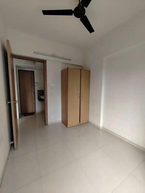 Room in 3 BHK Apartment at Viraj Sequoia, Aundh – for Rent