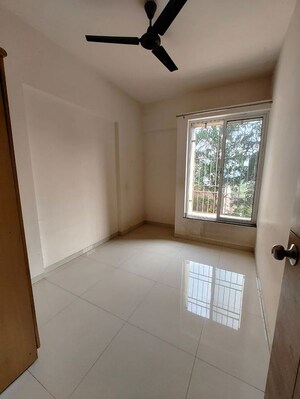 Room in 3 BHK Apartment at Viraj Sequoia, Aundh – for Rent