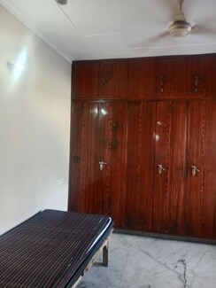1 BHK Builder Floor For Rent in Sector 13