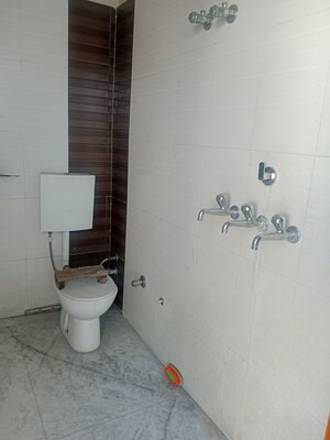 Bathroom in 1 BHK Builder Floor at Sector 13 – for Rent