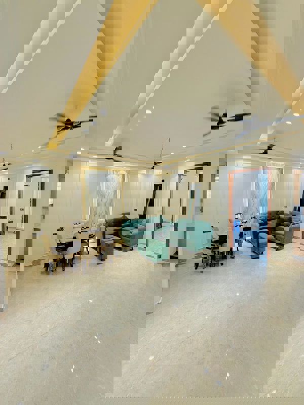 3.5 BHK 1550 Sq.Ft. Builder Floor in Ultima 107