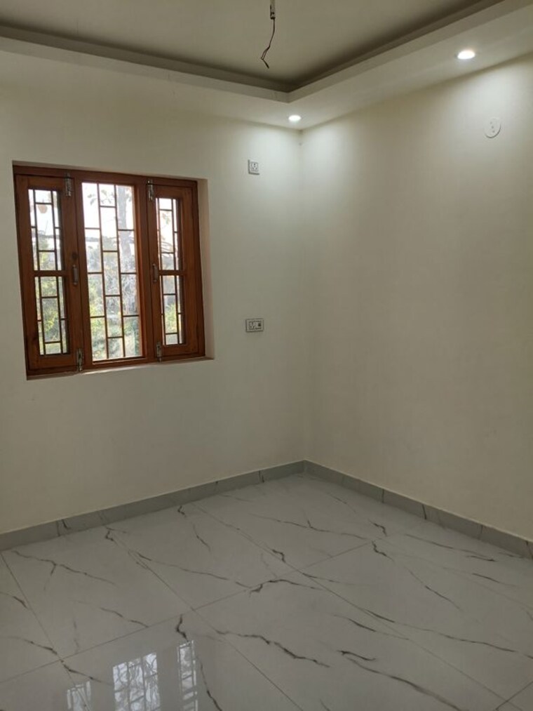 Room, turner road 3 Bedroom 120 Sq.Yd. Builder Floor In Turner Road Dehradun 10290953