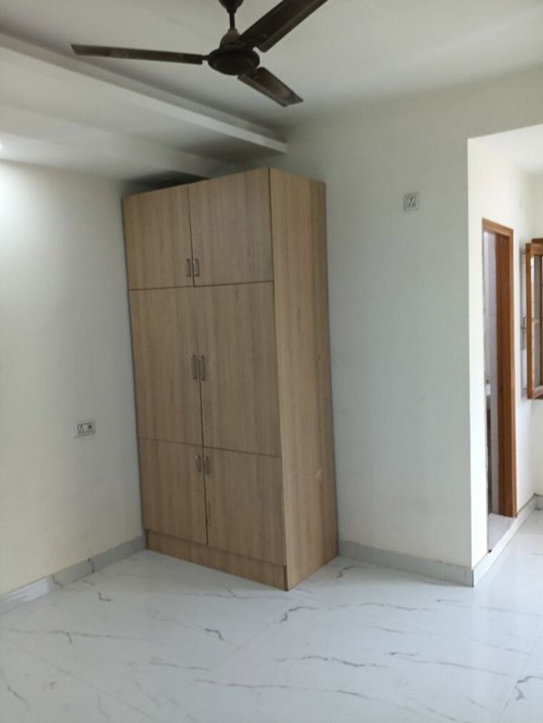 Room, turner road 3 Bedroom 120 Sq.Yd. Builder Floor In Turner Road Dehradun 10290953