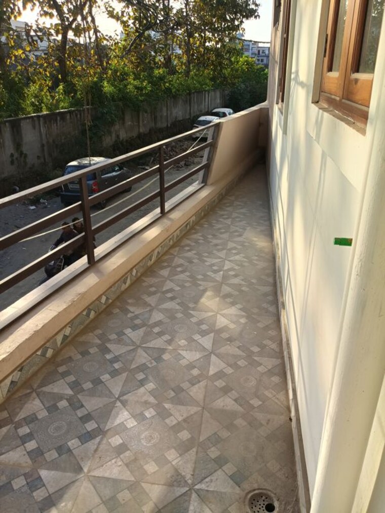 Balcony, turner road 3 Bedroom 120 Sq.Yd. Builder Floor In Turner Road Dehradun 10290953