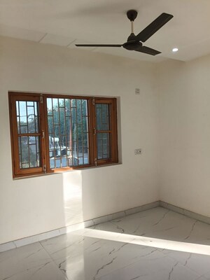Room in 3 BHK Builder Floor at Turner Road – for Sale