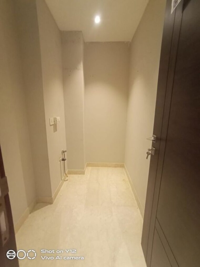 Bathroom, delhi cantonment 4 Bedroom 500 Sq.Yd. Builder Floor In Delhi Cantonment Delhi 10290975