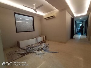 Room in 4 BHK Builder Floor at Delhi Cantonment – for Rent