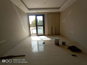 Room in 4 BHK Builder Floor at Delhi Cantonment – for Rent