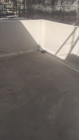 Room in 3.5 BHK Independent House at Hi Castle, Beta Ii Greater Noida – for Rent