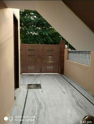 Balcony in 2 BHK Independent House at Sector 9a – for Rent