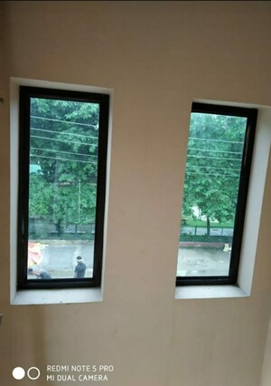 Room in 2 BHK Independent House at Sector 9a – for Rent