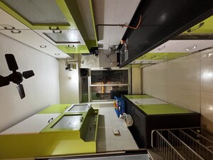 Team Area in 2 BHK Apartment at Riddhi Garden, Malad East – for Rent