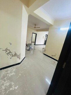 3 BHK + Pooja Room Apartment For Rent in Parwana Apartments