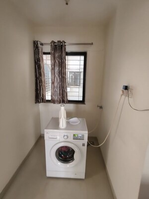  2 BHK Apartment at Kalpataru Iris, Manjari – for Rent