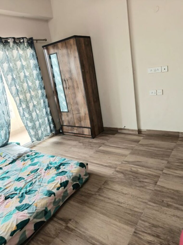 Bedroom, paramount-golfforeste 1 Bedroom 435 Sq.Ft. Apartment In Zeta I Greater Noida Greater Noida 10291077