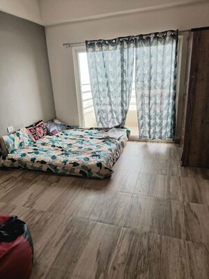 1 BHK Apartment For Rent in Paramount Golfforeste, Zeta I Greater Noida