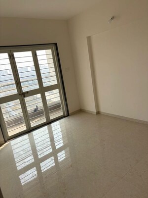 Room in 1 BHK Apartment at Oxy Beaumonde, Viman Nagar – for Rent