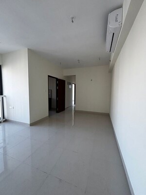 Room in 2 BHK Apartment at Dynamix Divum, Malad East – for Rent