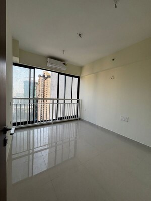 Room in 2 BHK Apartment at Dynamix Divum, Malad East – for Rent