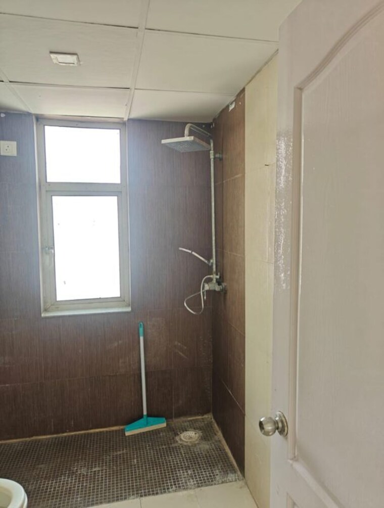 Bathroom, raheja-atharva 4 Bedroom 4200 Sq.Ft. Penthouse In Sector 109 Gurgaon 10291145